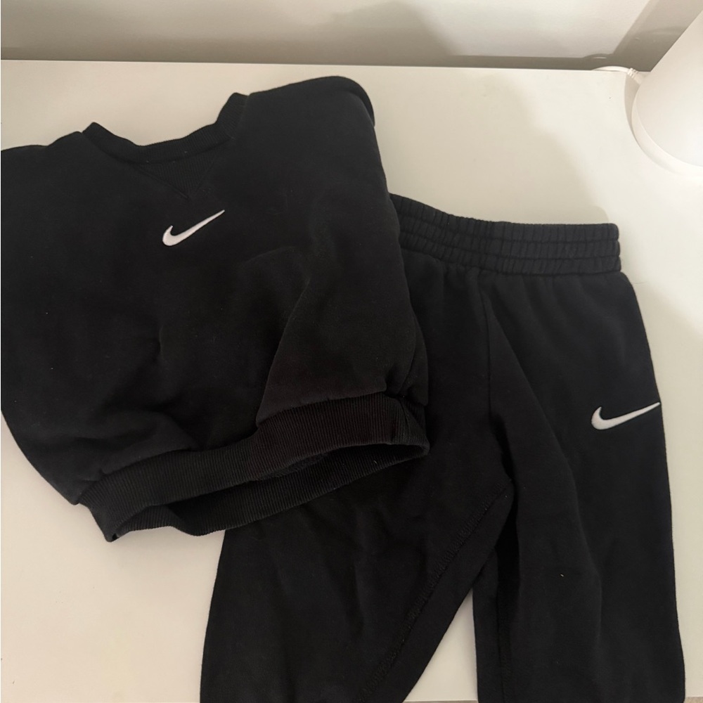 Nike toddled Black Sweatshirt and Joggers Set